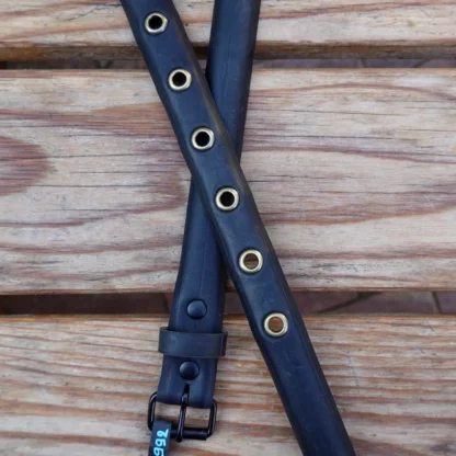Ceinture noire en pneu de vélo upcyclé