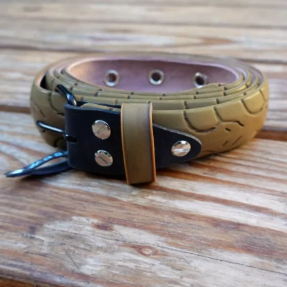 Ceinture marron en pneu de vélo upcyclé - avec insert en chambre à air de tracteur