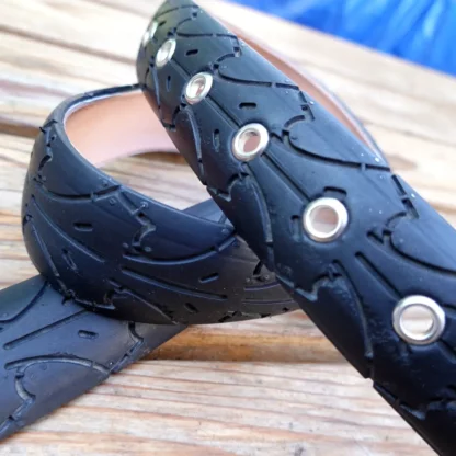 Ceinture noire large en pneu de vélo upcyclé