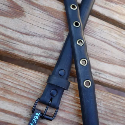 Ceinture noire en pneu de vélo upcyclé