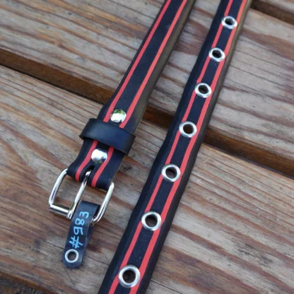 Ceinture noire et rouge en pneu de vélo upcyclé