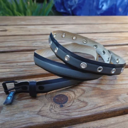 Ceinture noire et grise en pneu de vélo upcyclé