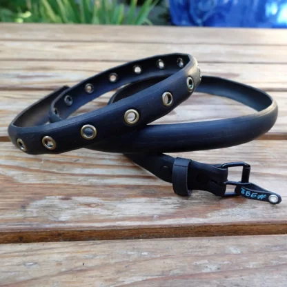 Ceinture noire en pneu de vélo upcyclé