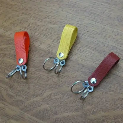 Porte-clés séparateur de trousseaux en tuyau de lance à incendie upcyclé
