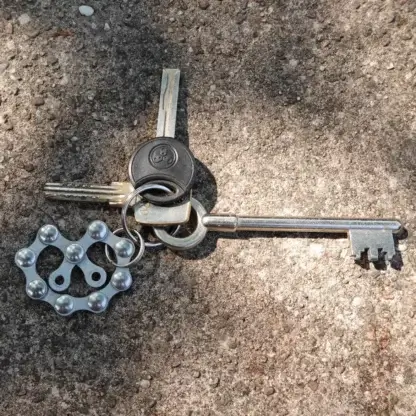 Porte-clés bretzel en chaîne de vélo upcyclée
