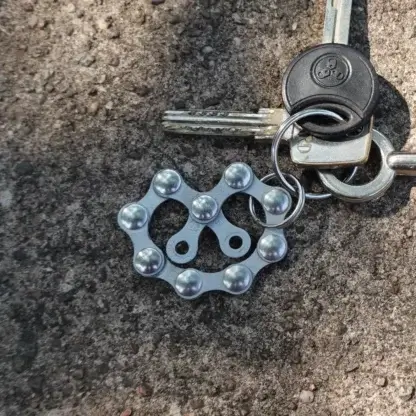 Porte-clés bretzel en chaîne de vélo upcyclée