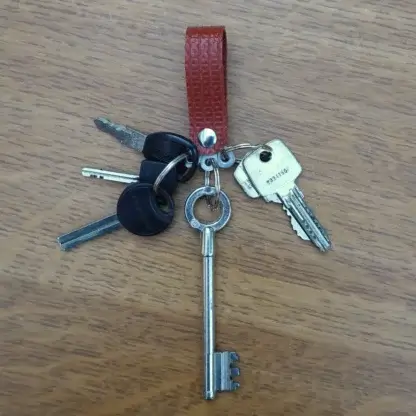 Porte-clés séparateur de trousseaux en tuyau de lance à incendie upcyclé