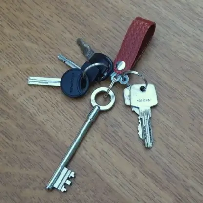 Porte-clés séparateur de trousseaux en tuyau de lance à incendie upcyclé