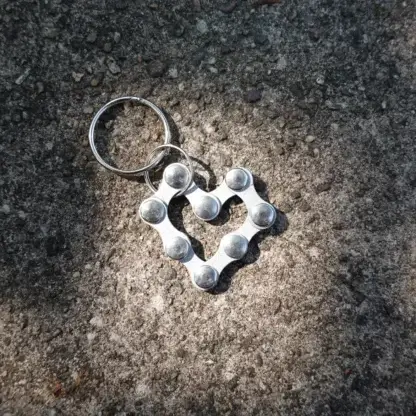 Porte-clés cœur en chaine de vélo upcyclée