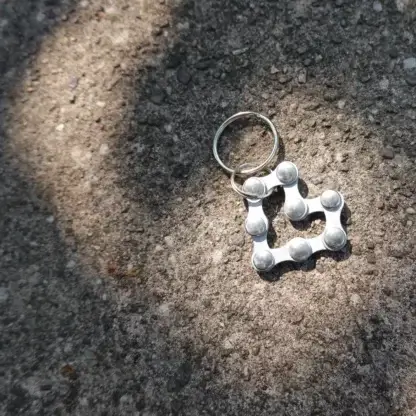 Porte-clés coeur en chaine de vélo upcyclée
