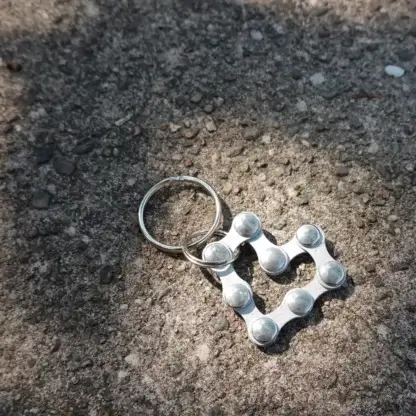 Porte-clés coeur en chaine de vélo upcyclée