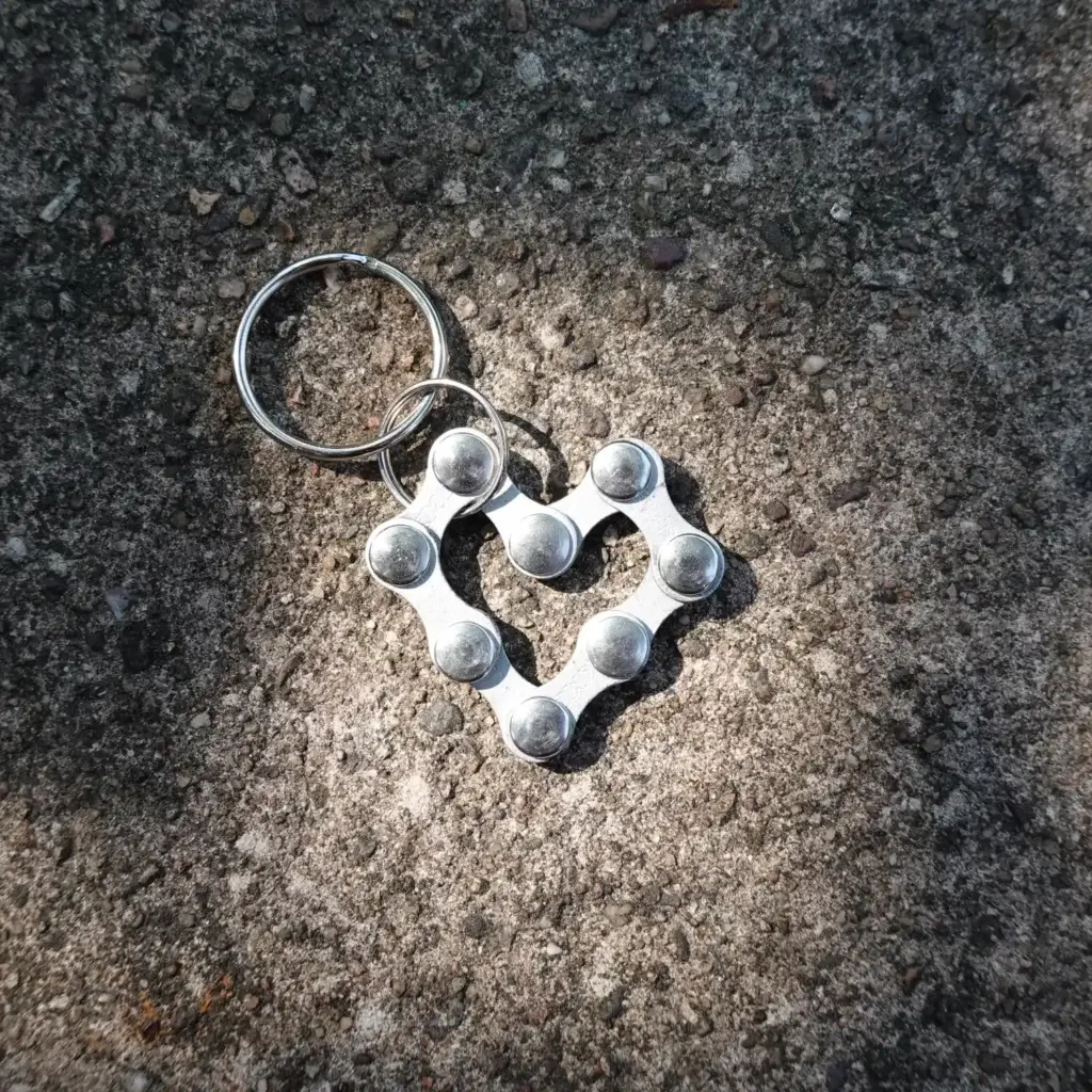 Porte-clés cœur en chaine de vélo upcyclée