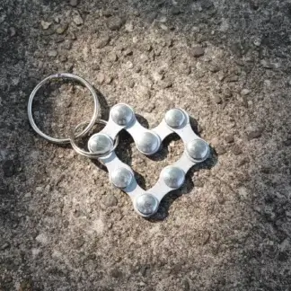 Porte-clés coeur en chaine de vélo upcyclée