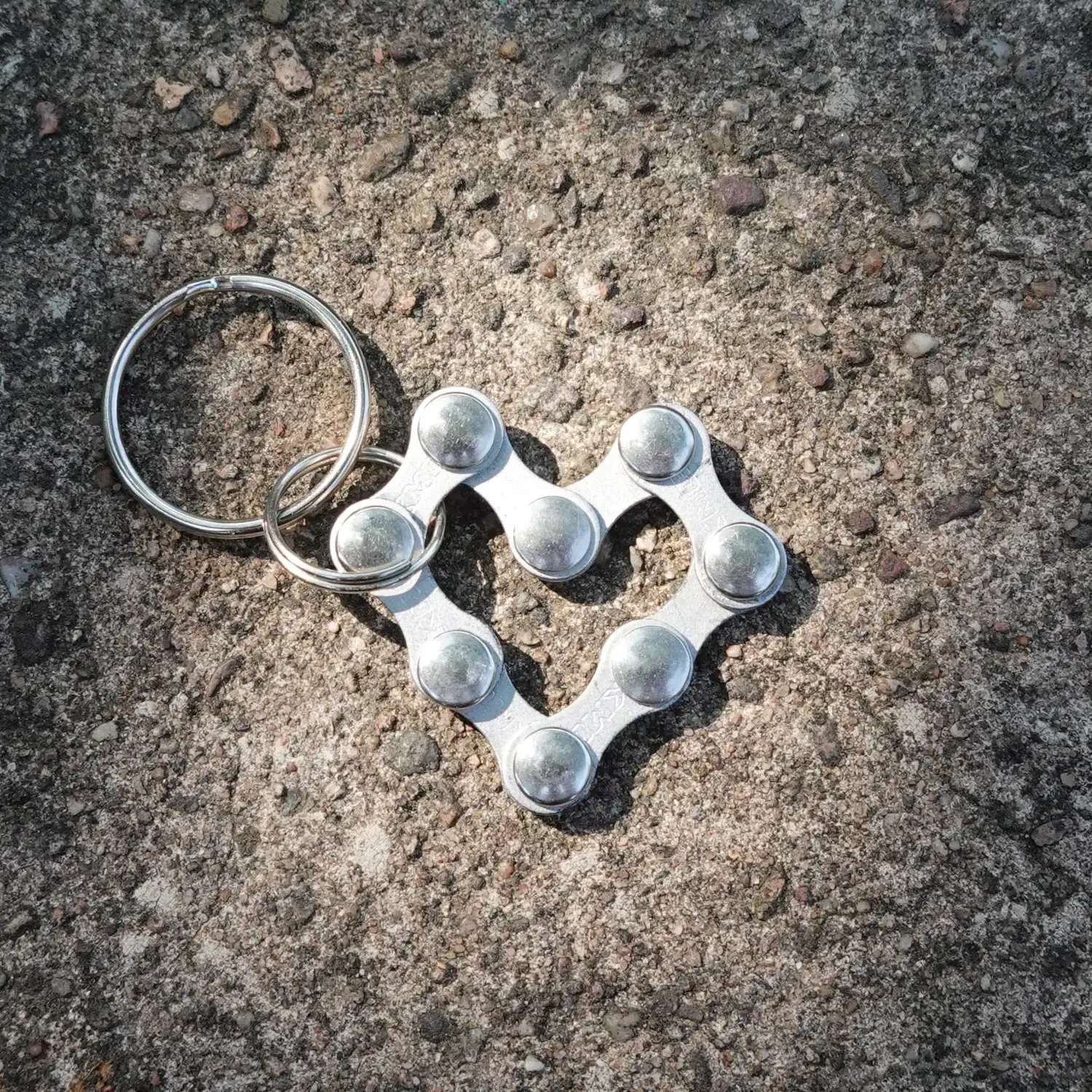 Porte-clés coeur en chaine de vélo upcyclée