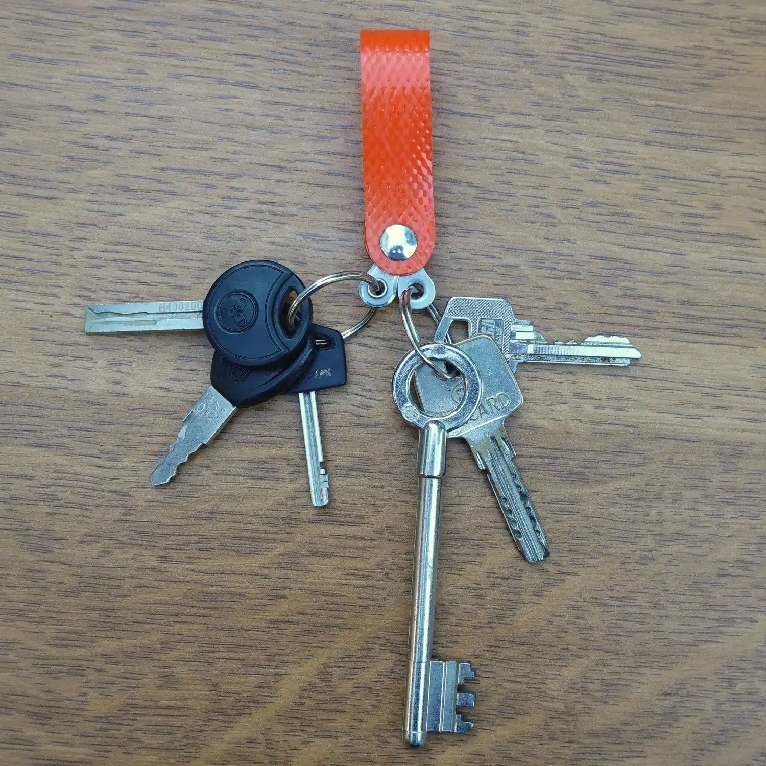 Porte-clés séparateur de trousseaux en tuyau de lance à incendie upcyclé