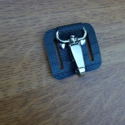 Porte-clés passant de ceinture en tuyau de lance à incendie upcyclé