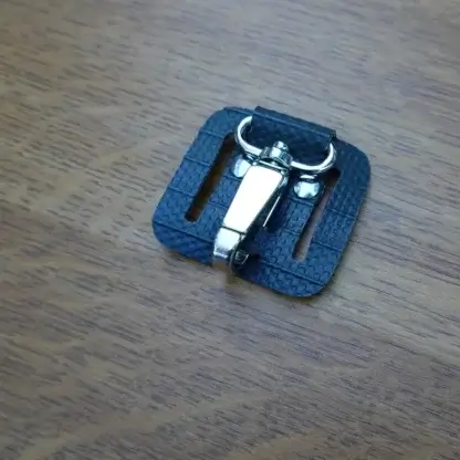 Porte-clés passant de ceinture en tuyau de lance à incendie upcyclé